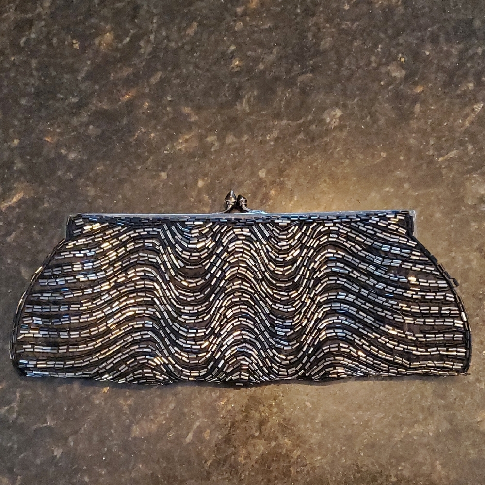 MOYNA Elegant Black and Silver Clutch